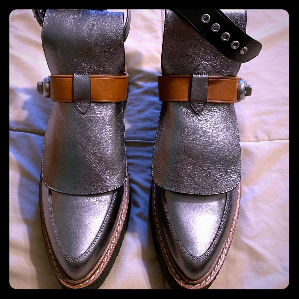 Coach Cut Out Creeper